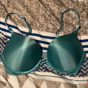 Padded underwire bra